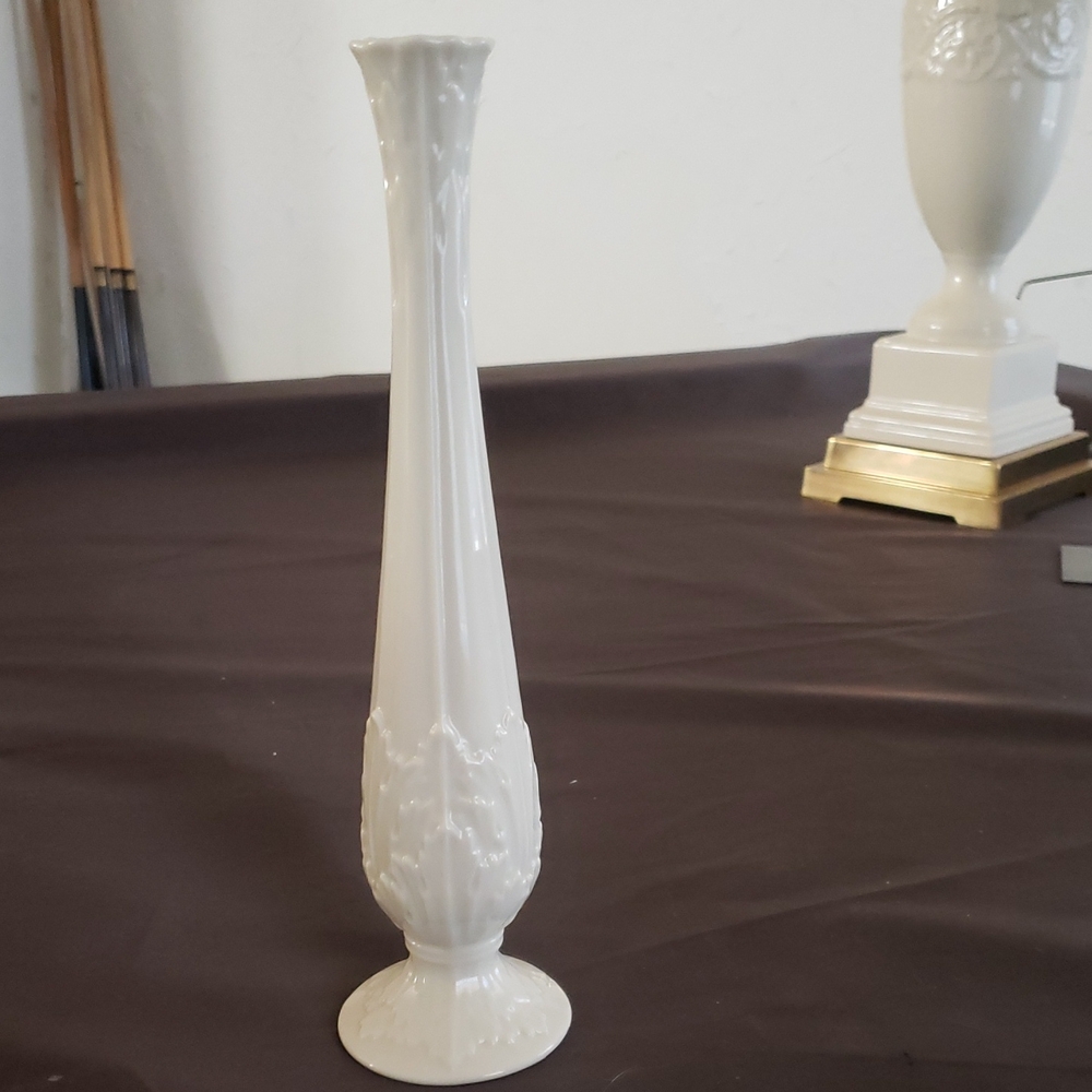 Lenox Woodland Vase 11 Inches